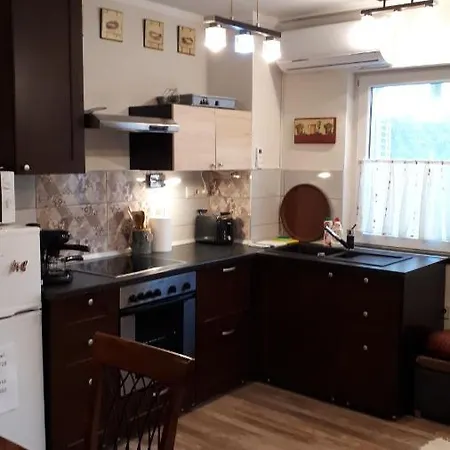 Hedi Vendeghaz Apartment *