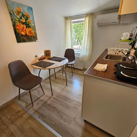 Hedi Vendeghaz Apartment Eger