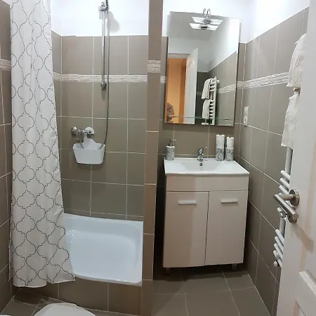 Hedi Vendeghaz Apartment *