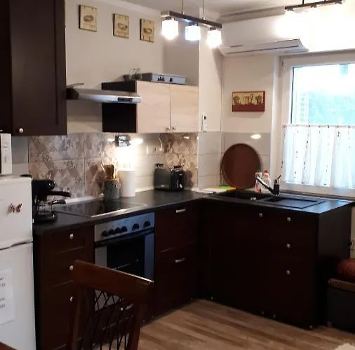 Hedi Vendeghaz Apartmán *